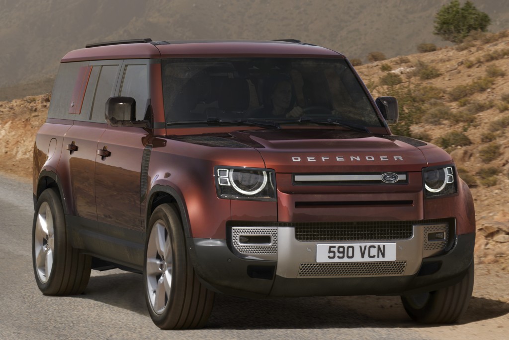 Land Rover Defender 130 photo 33