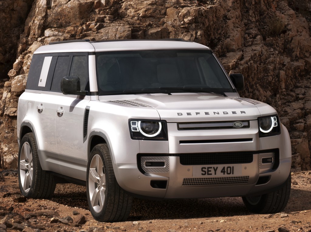 Land Rover Defender 130 photo 40