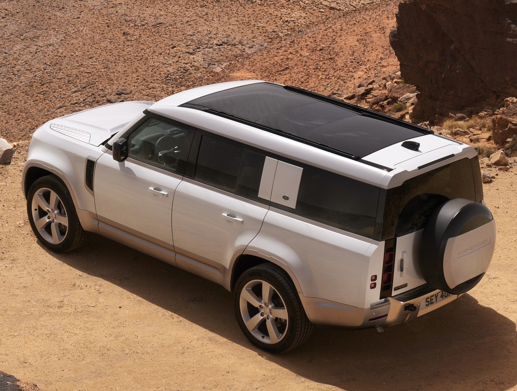 Land Rover Defender 130 photo 44