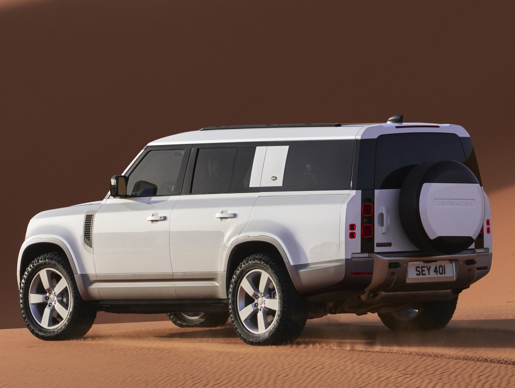 Land Rover Defender 130 photo 47