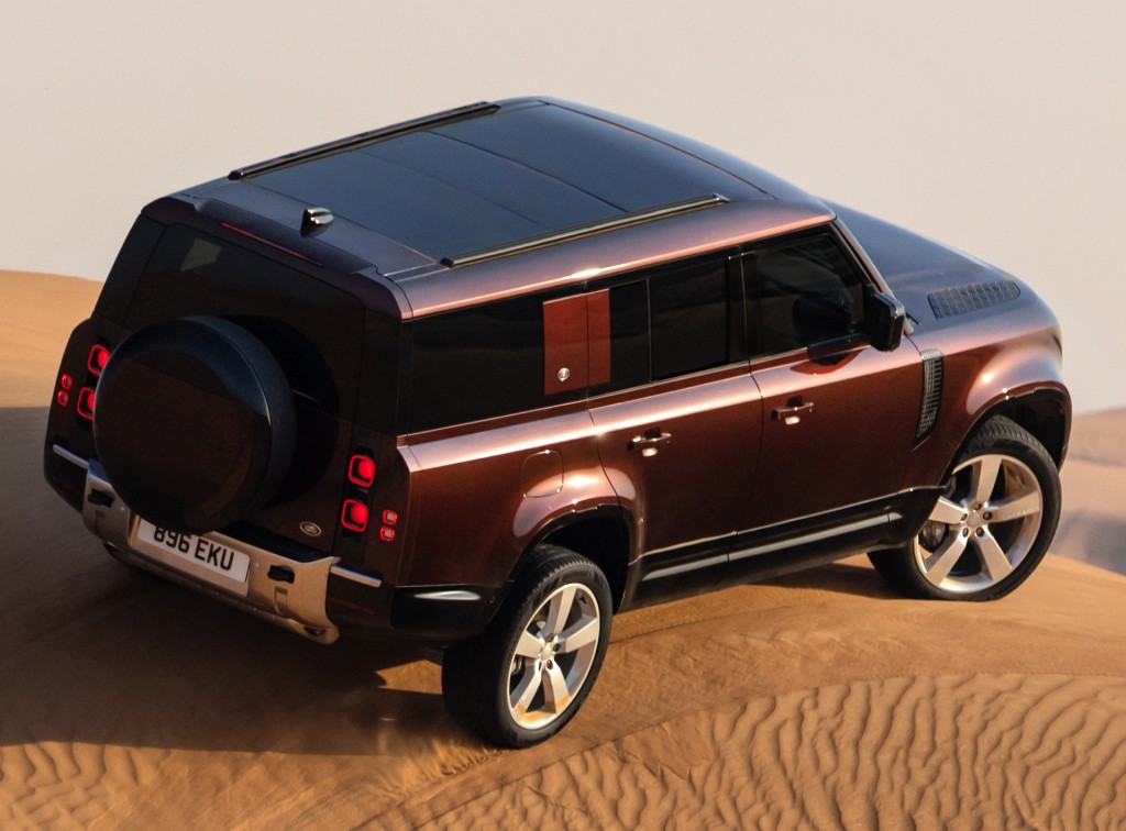 Land Rover Defender 130 photo 50