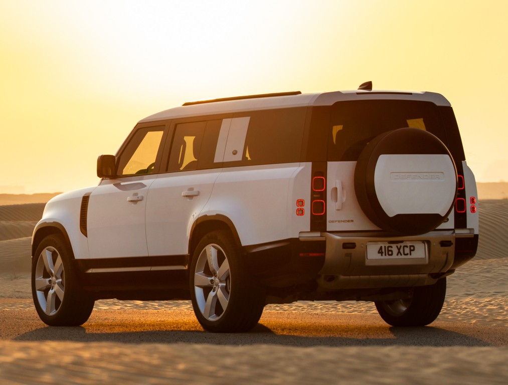 Land Rover Defender 130 photo 51