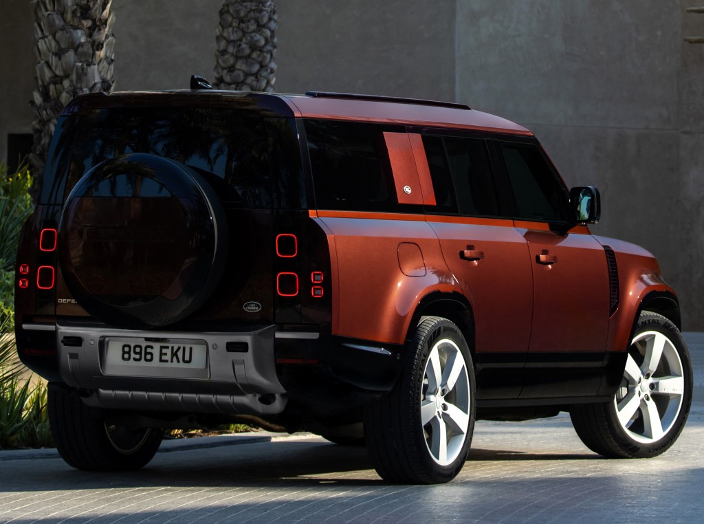 Land Rover Defender 130 photo 53