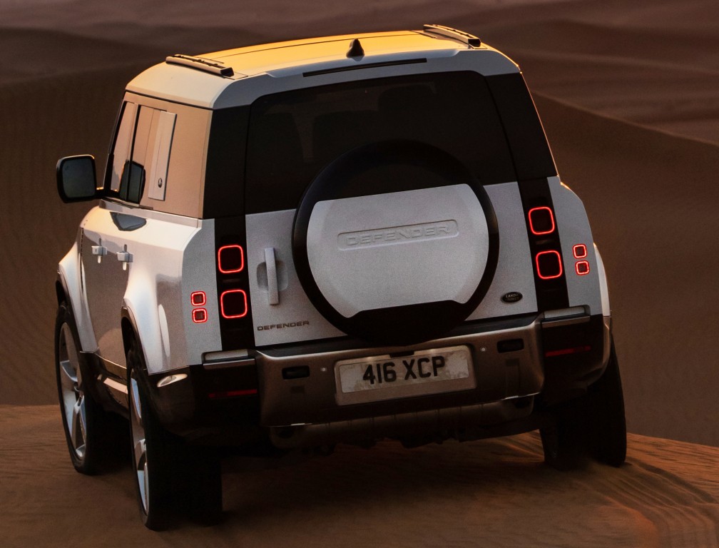 Land Rover Defender 130 photo 54