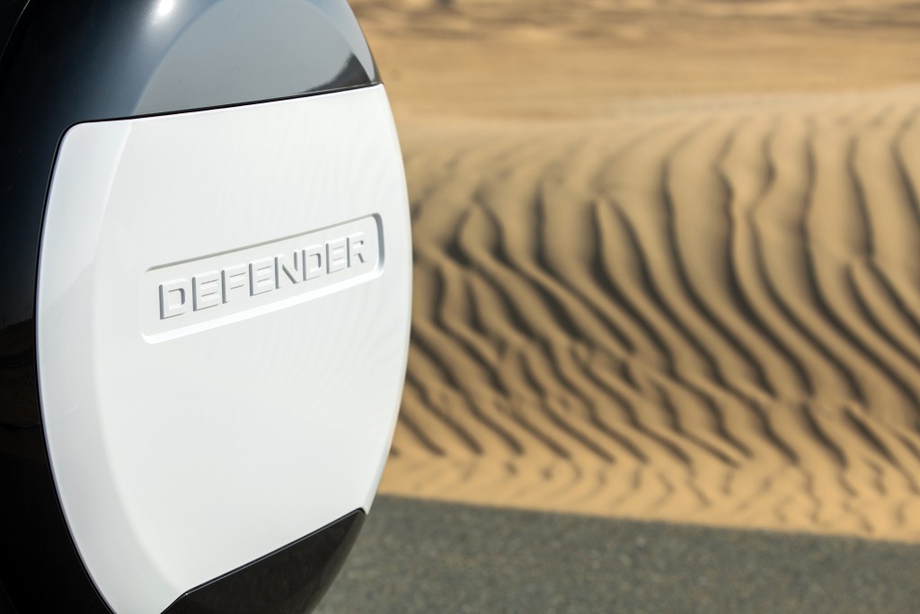 Land Rover Defender 130 photo 57