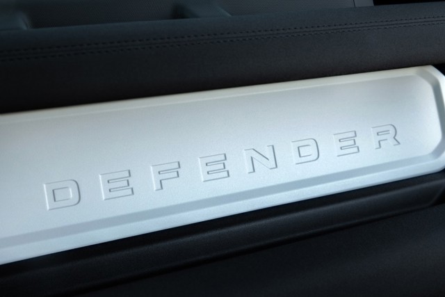 Land Rover Defender 130 photo 60