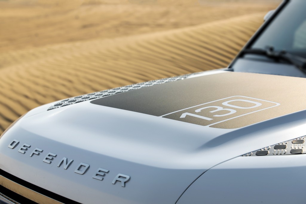 Land Rover Defender 130 photo 61