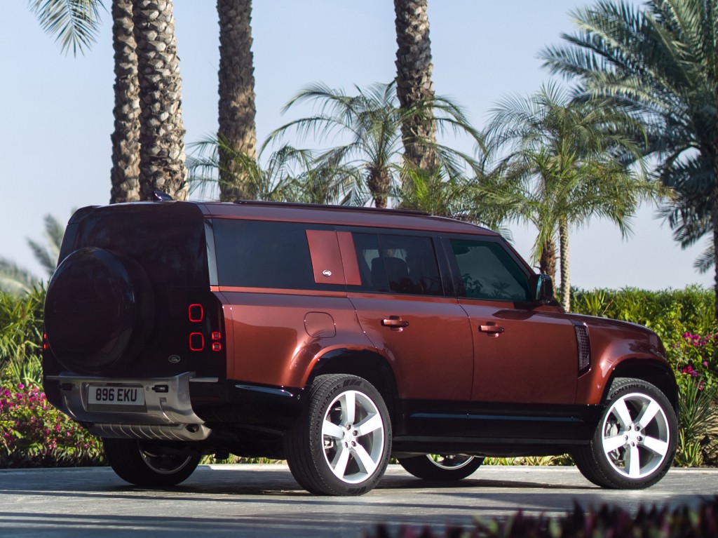 Land Rover Defender 130 photo 67