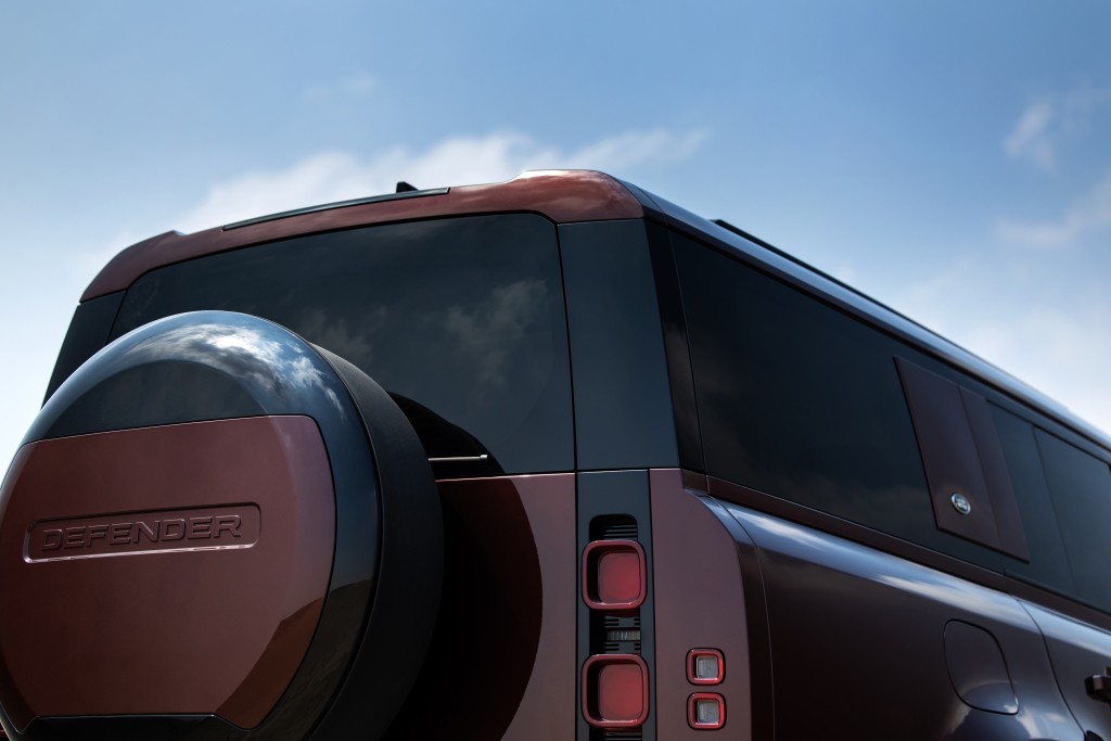 Land Rover Defender 130 photo 69