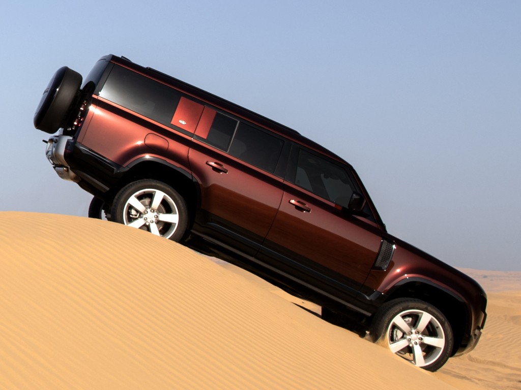 Land Rover Defender 130 photo 74