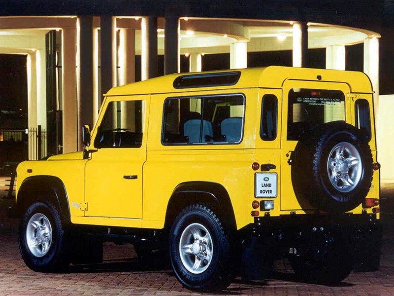 Land Rover Defender 90 photo 3