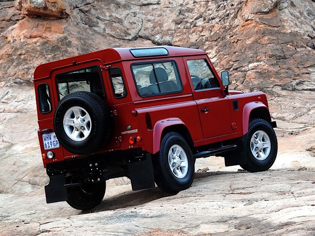 Land Rover Defender 90 photo 10