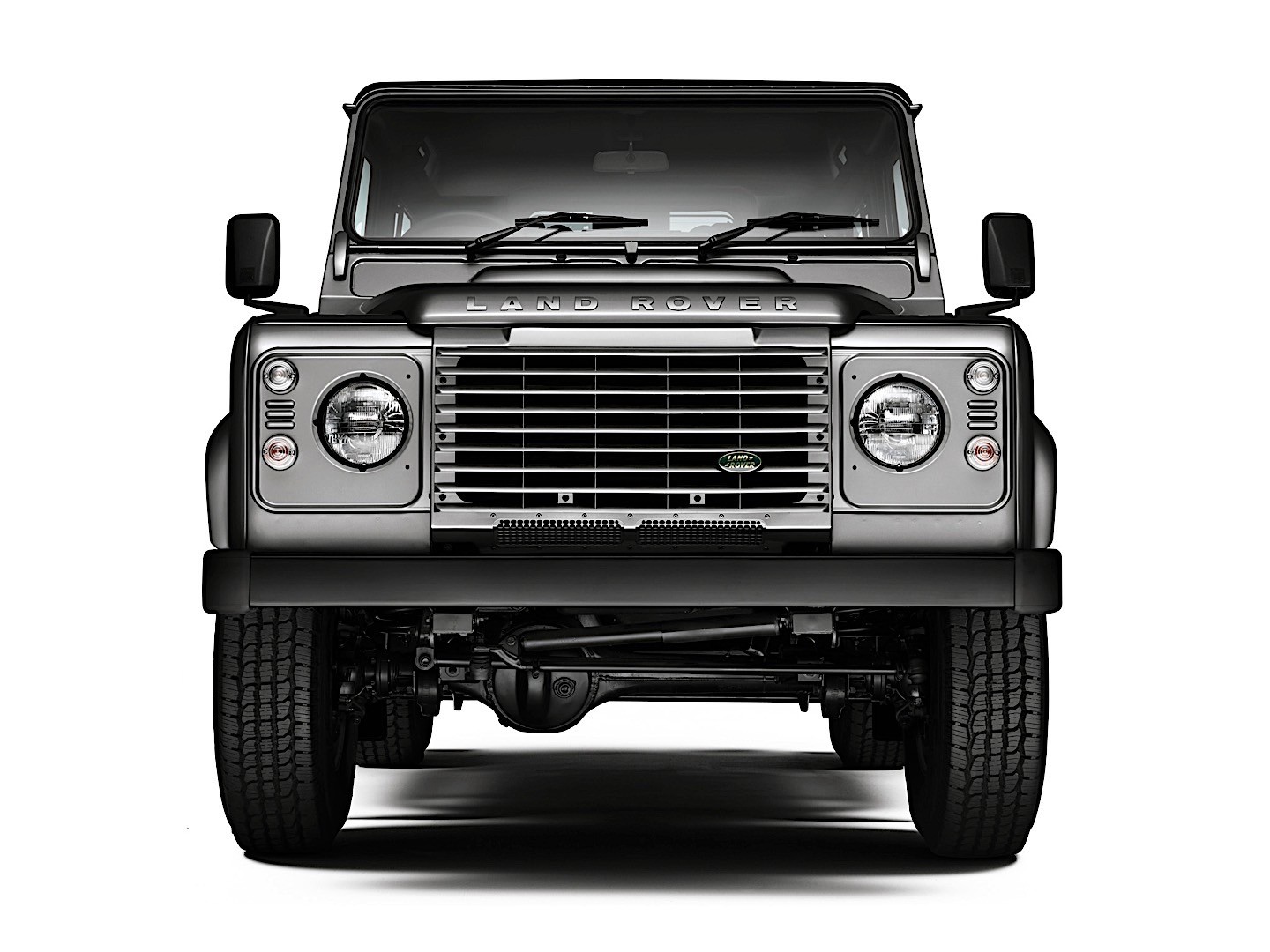 Land Rover Defender 90 photo 13