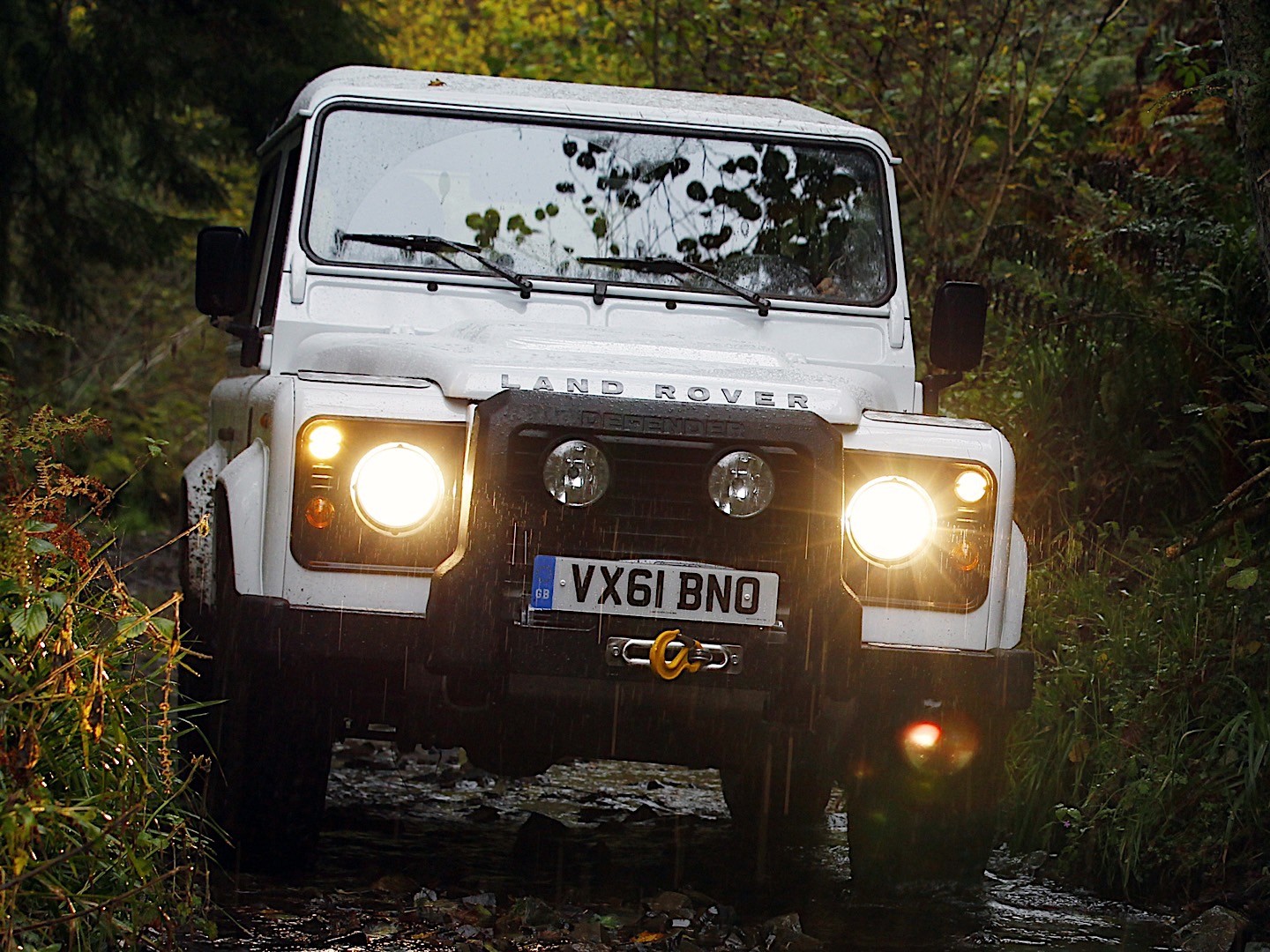 Land Rover Defender 90 photo 30