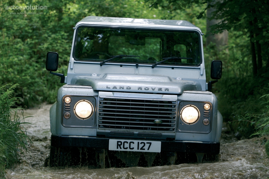LAND ROVER Defender 90
