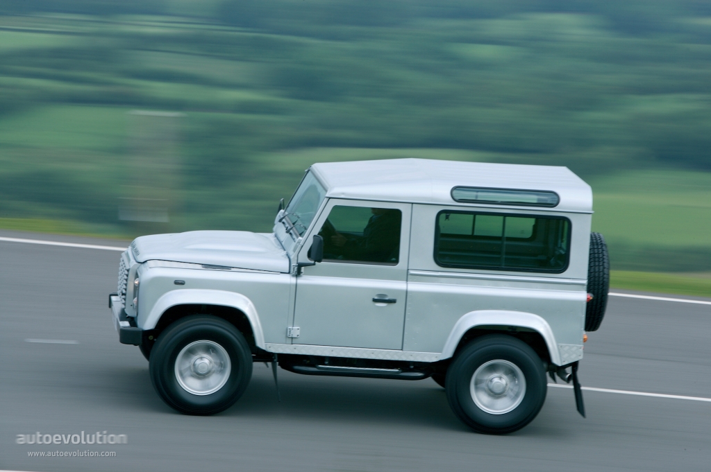 Land Rover Defender 90 photo 4