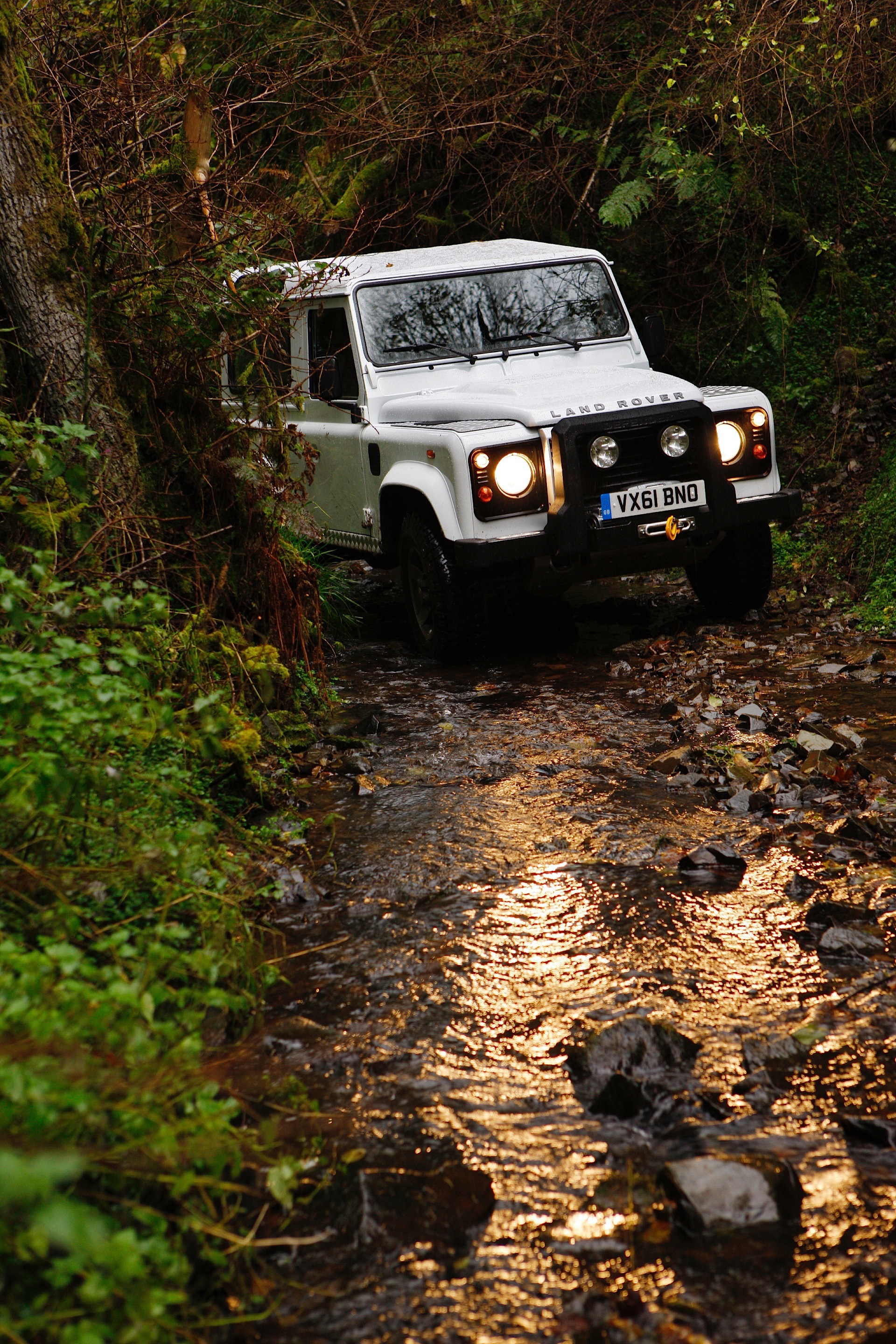 Land Rover Defender 90 photo 10