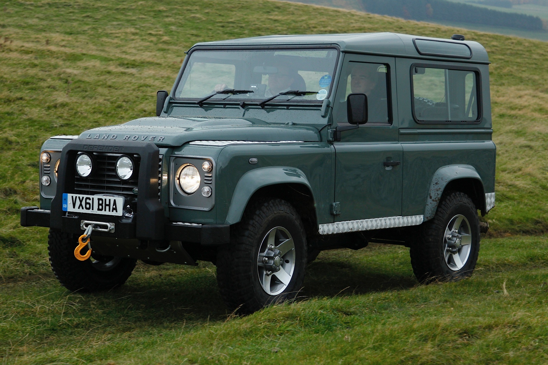 Land Rover Defender 90 photo 30