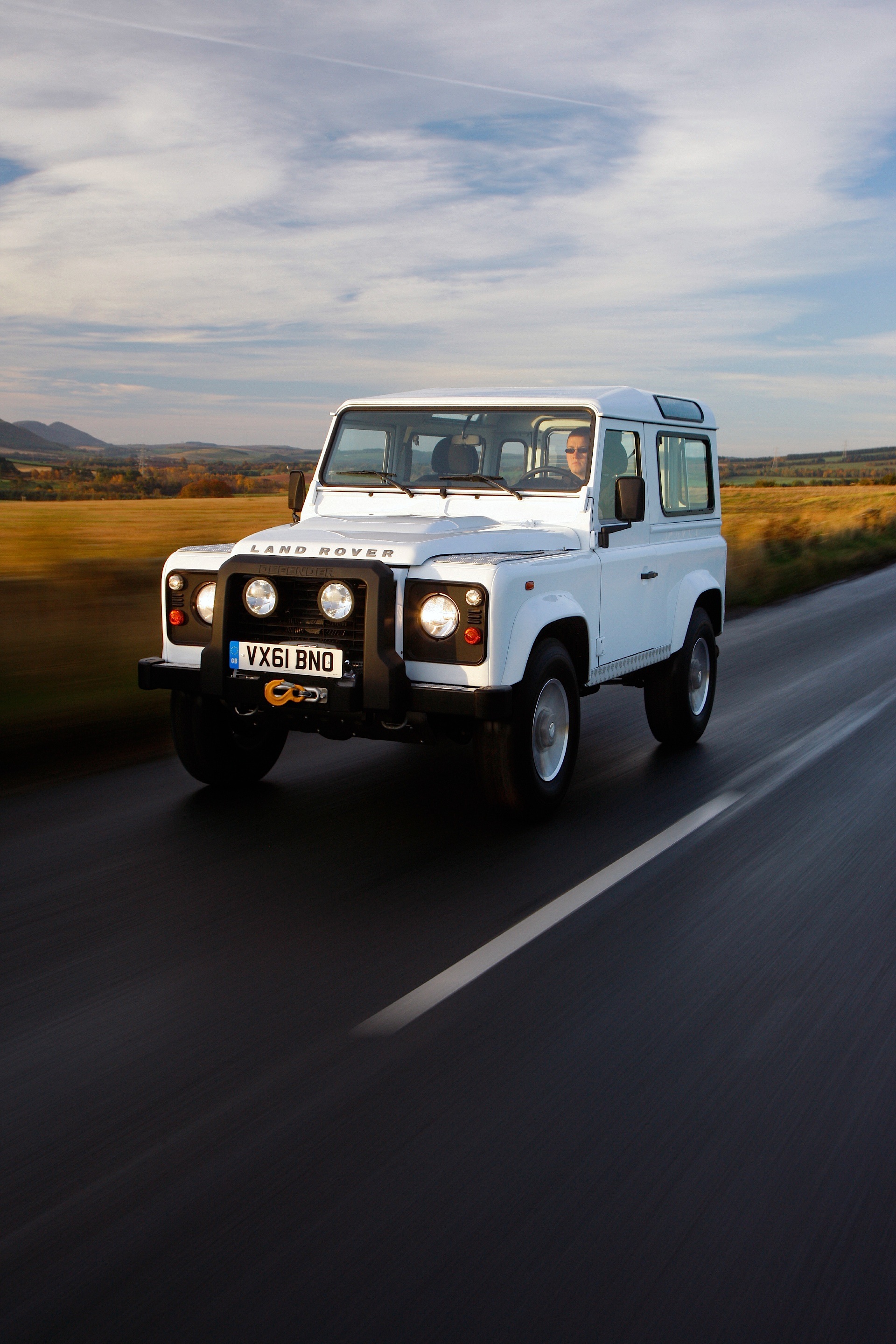 Land Rover Defender 90 photo 3
