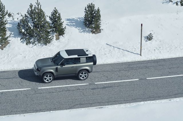 Land Rover Defender 90 foto 7