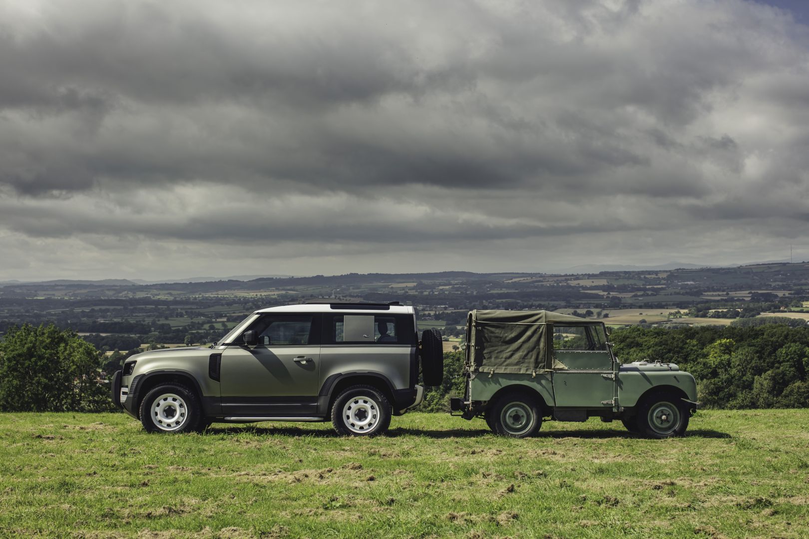 Land Rover Defender 90 photo 34