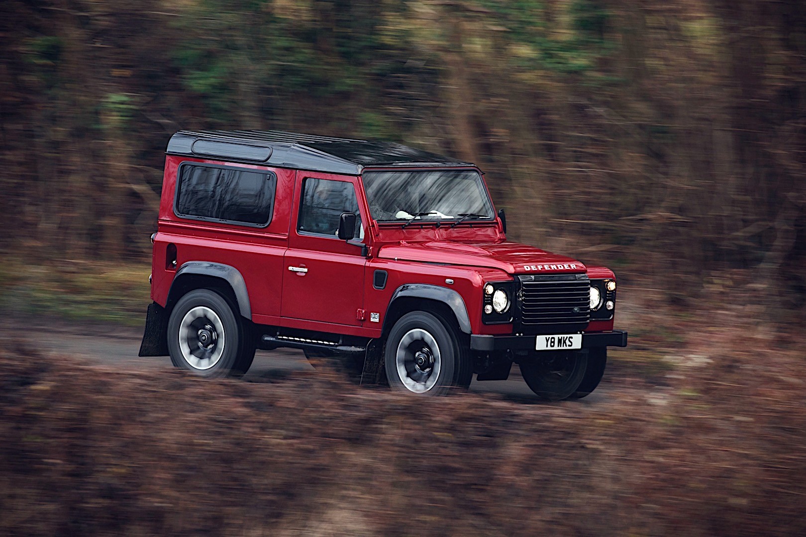 Land Rover Defender 90 photo 3
