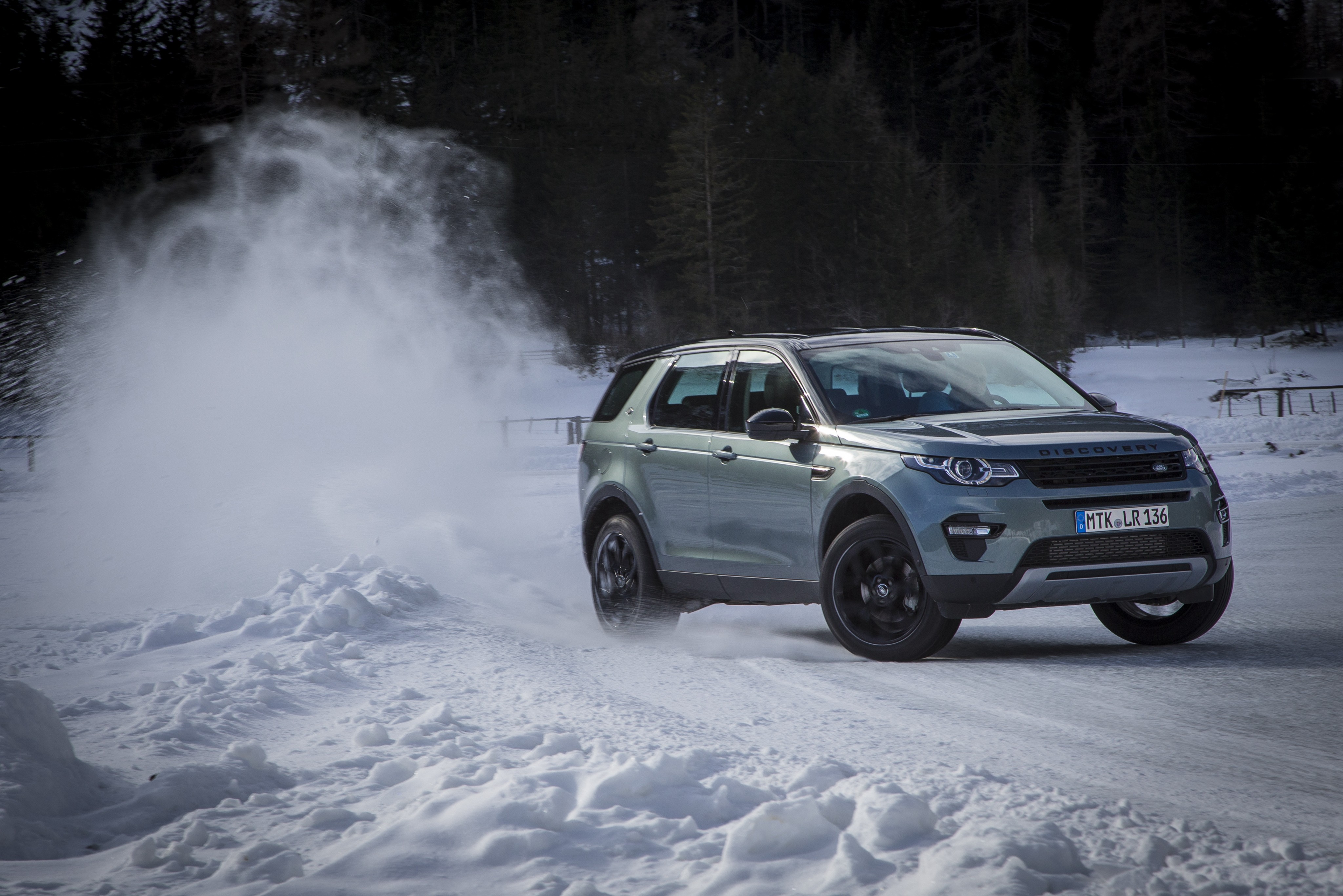 Land Rover Discovery Sport photo 88