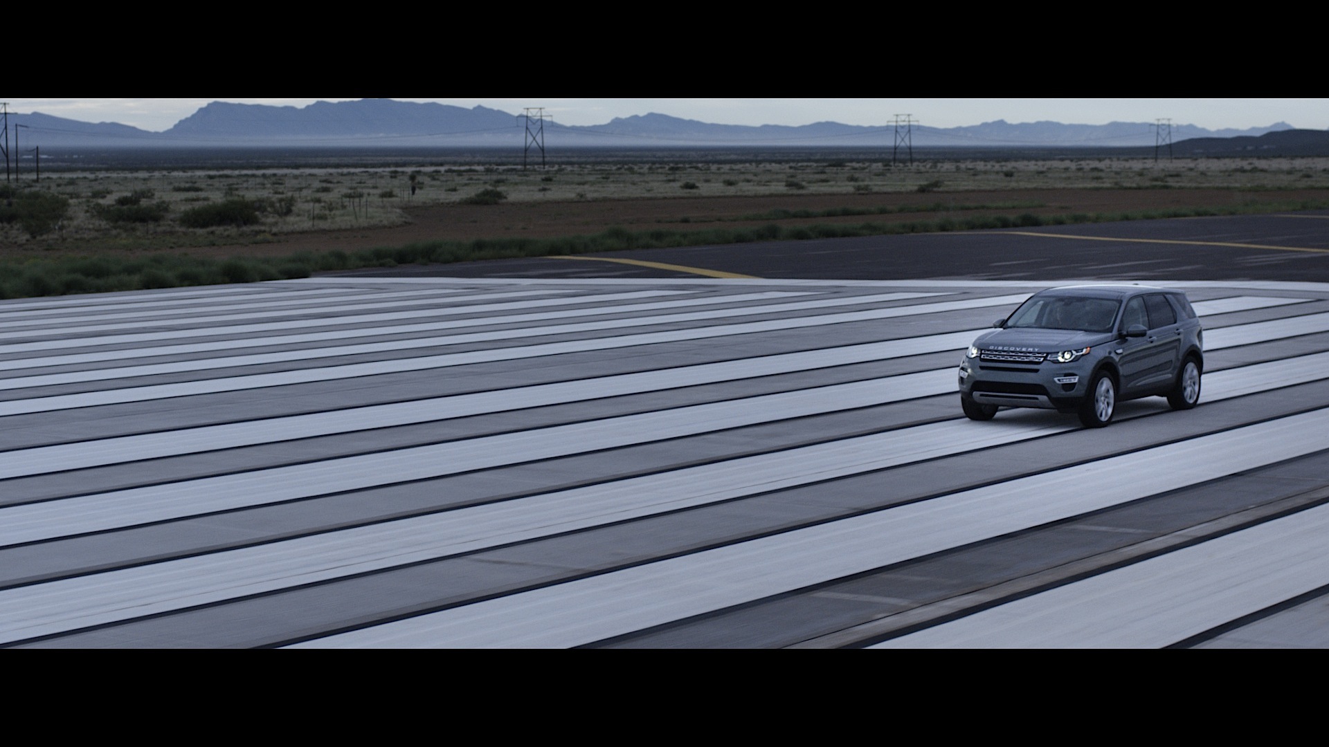 Land Rover Discovery Sport photo 14