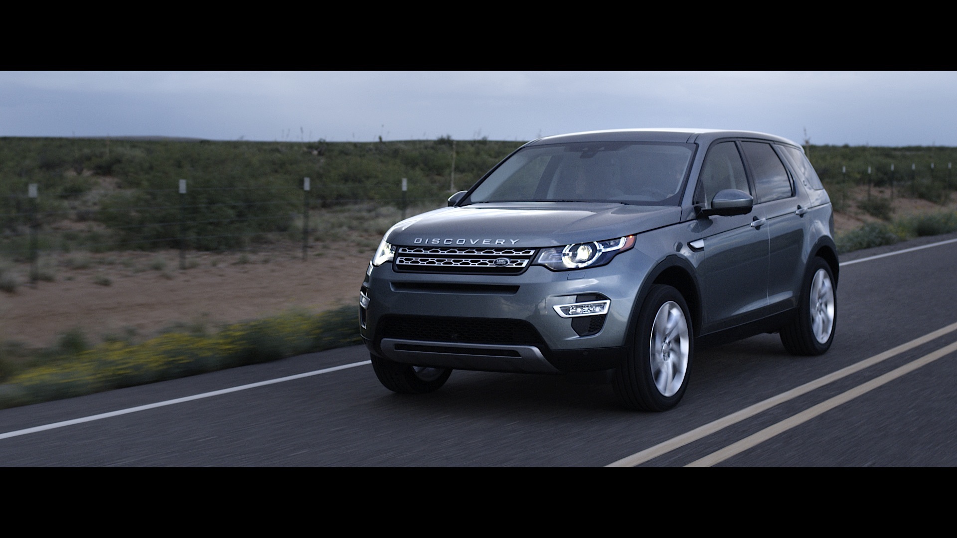 Land Rover Discovery Sport photo 15