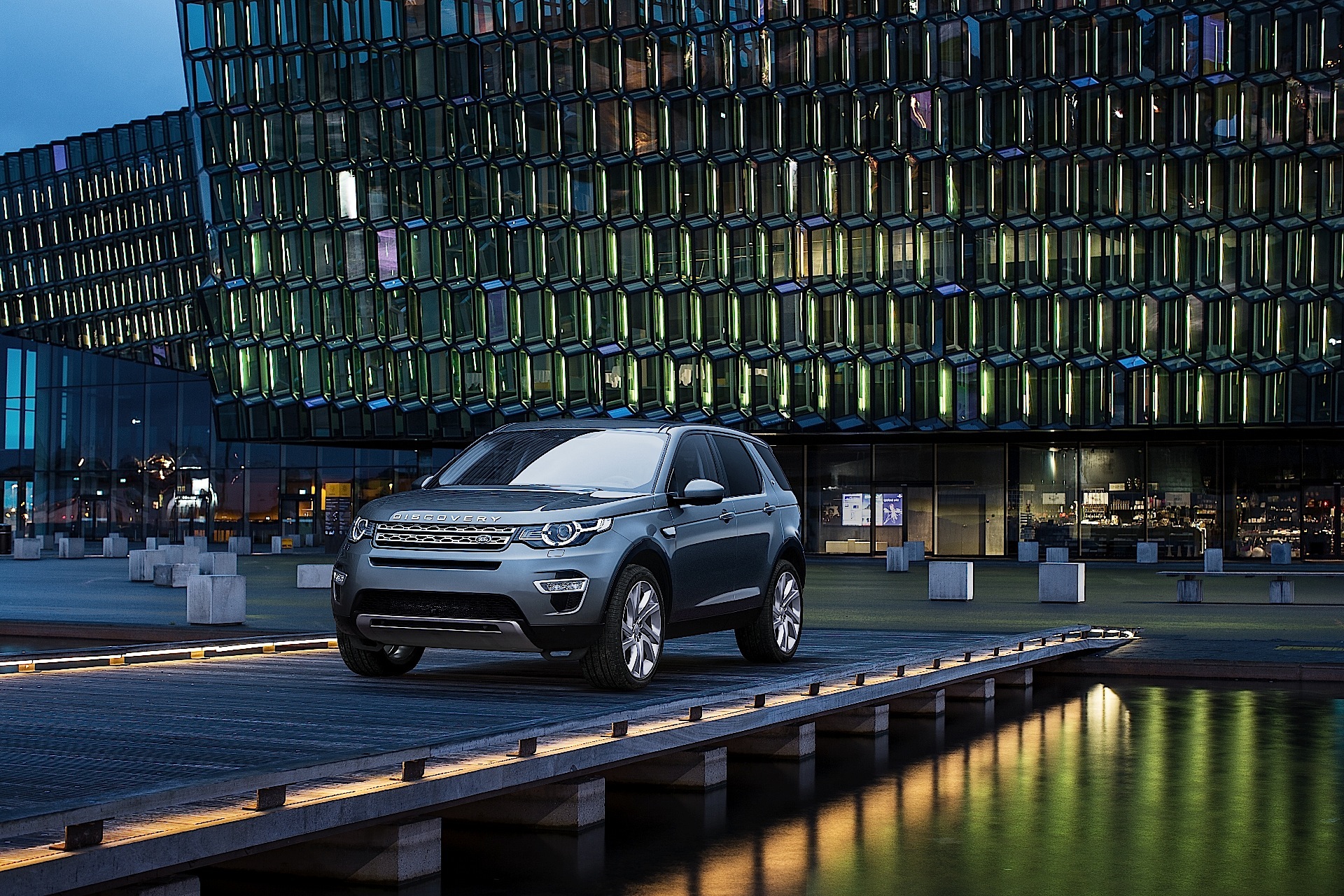Land Rover Discovery Sport photo 17