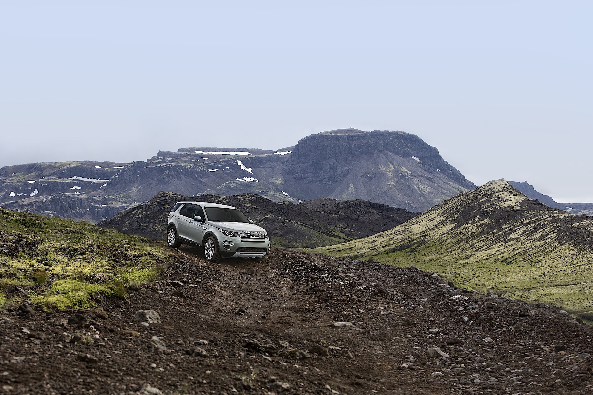 Land Rover Discovery Sport photo 23