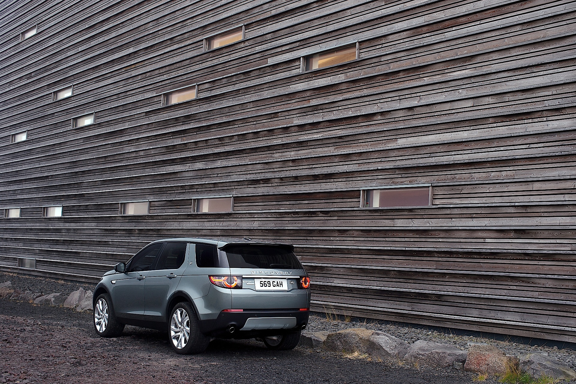 Land Rover Discovery Sport photo 25