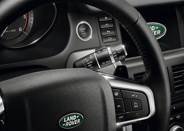 Land Rover Discovery Sport photo 95