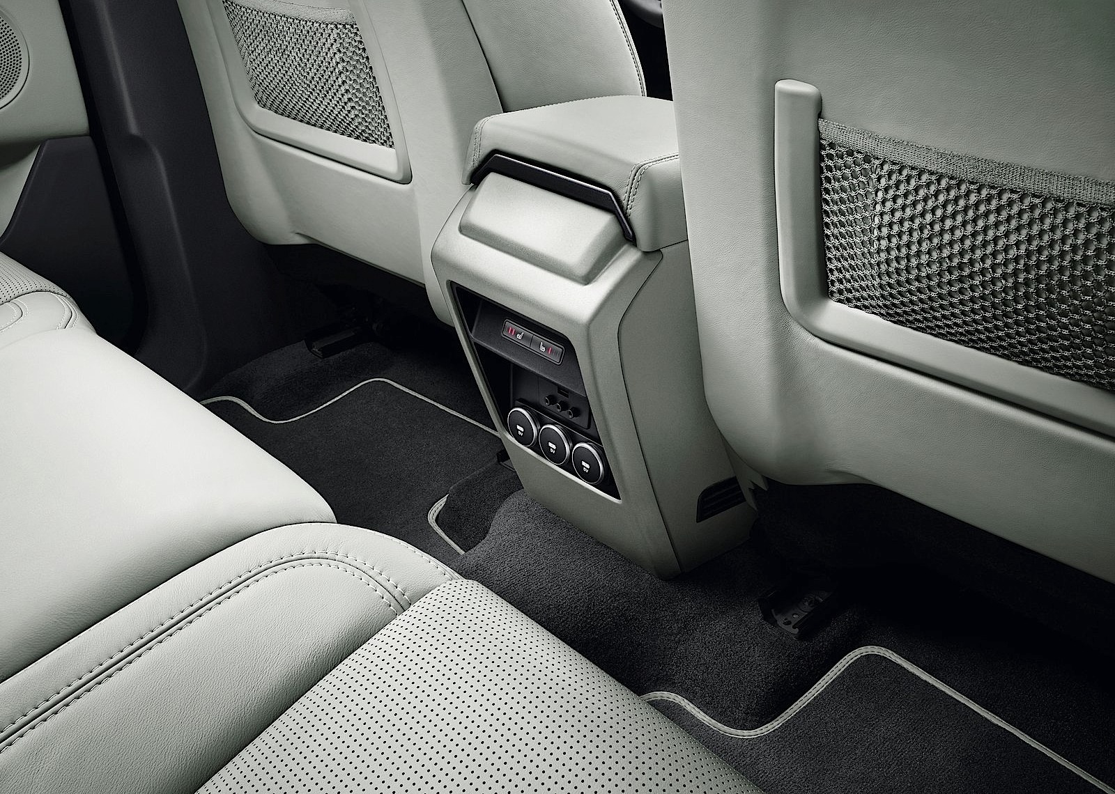 Land Rover Discovery Sport photo 98