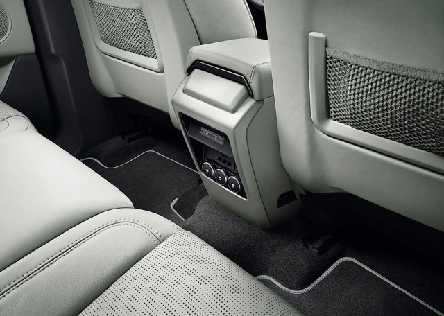 Land Rover Discovery Sport photo 98