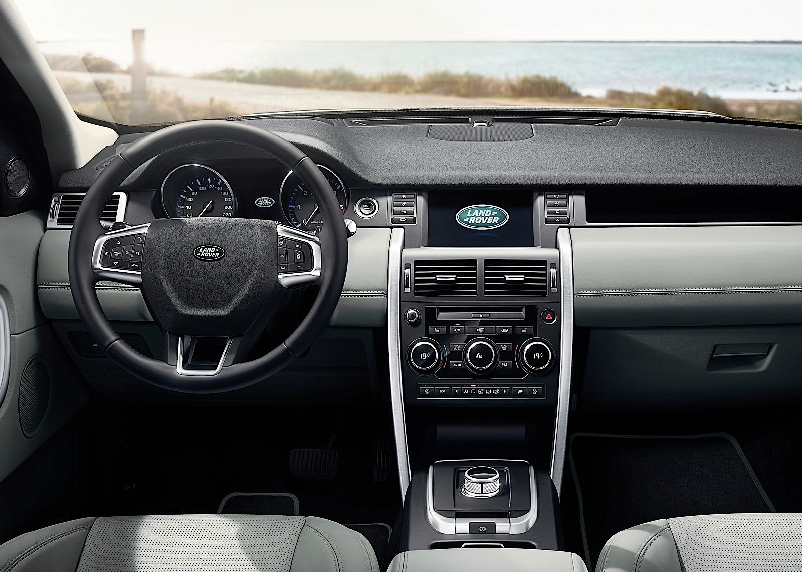 Land Rover Discovery Sport photo 101