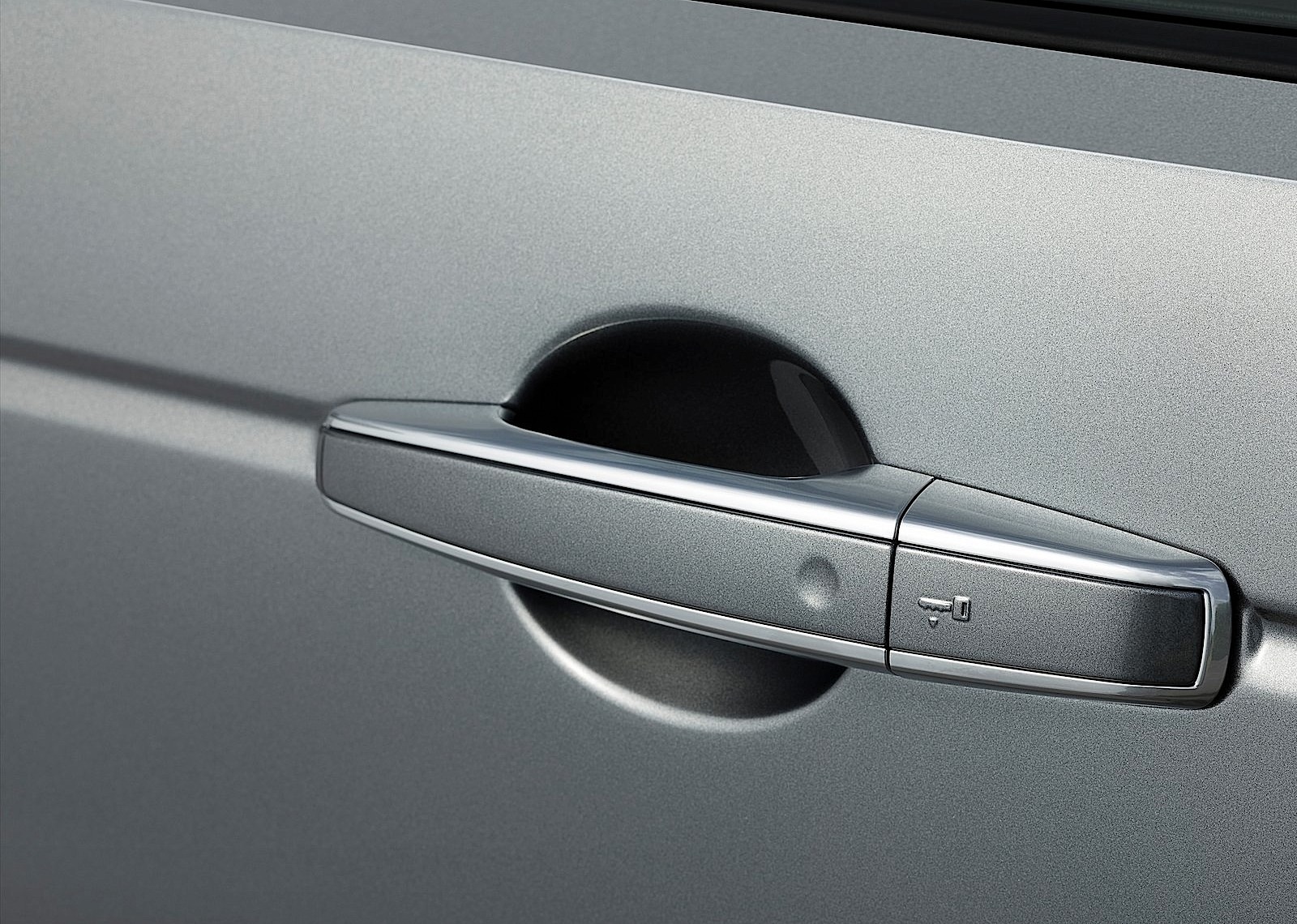 Land Rover Discovery Sport photo 28