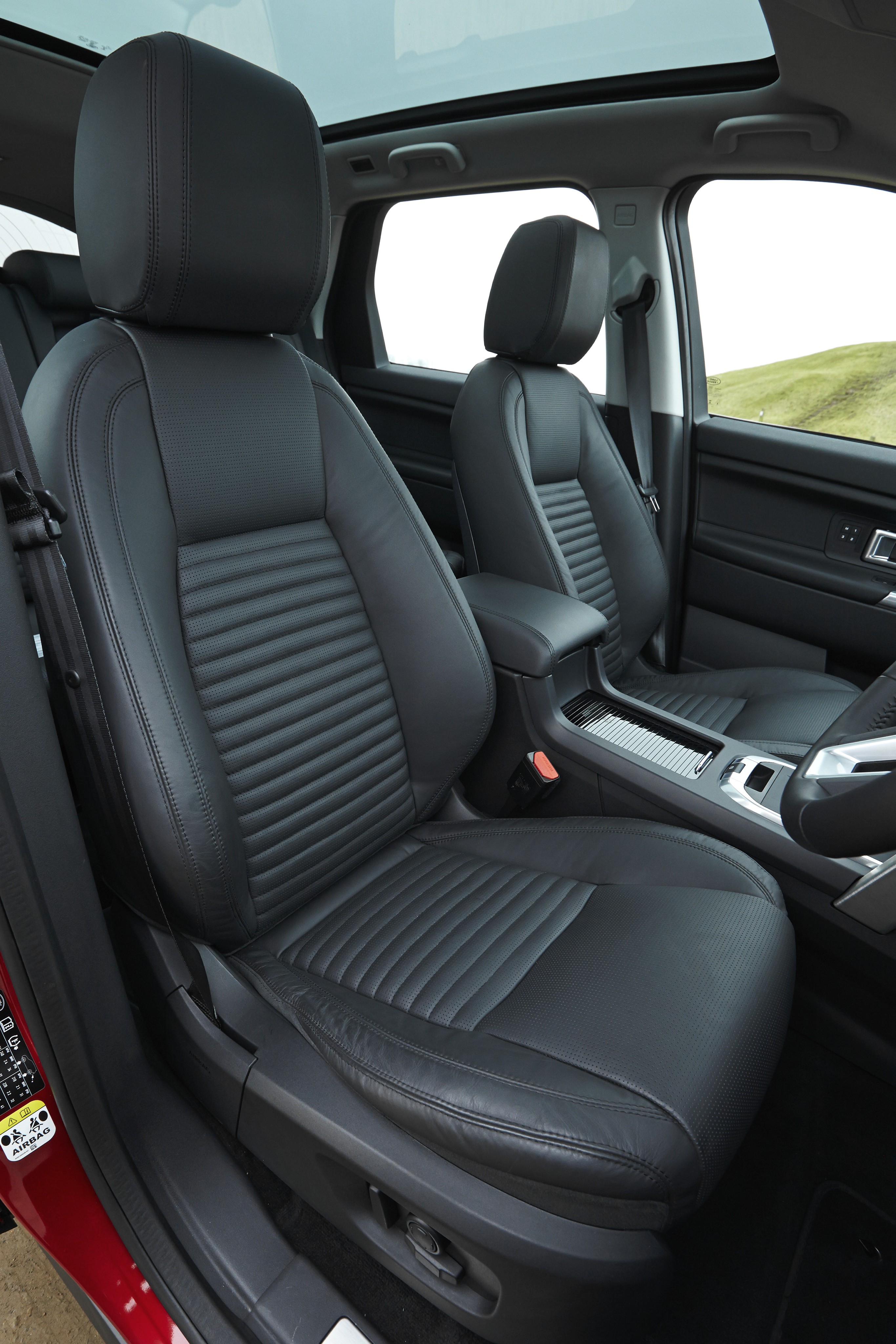 Land Rover Discovery Sport photo 111