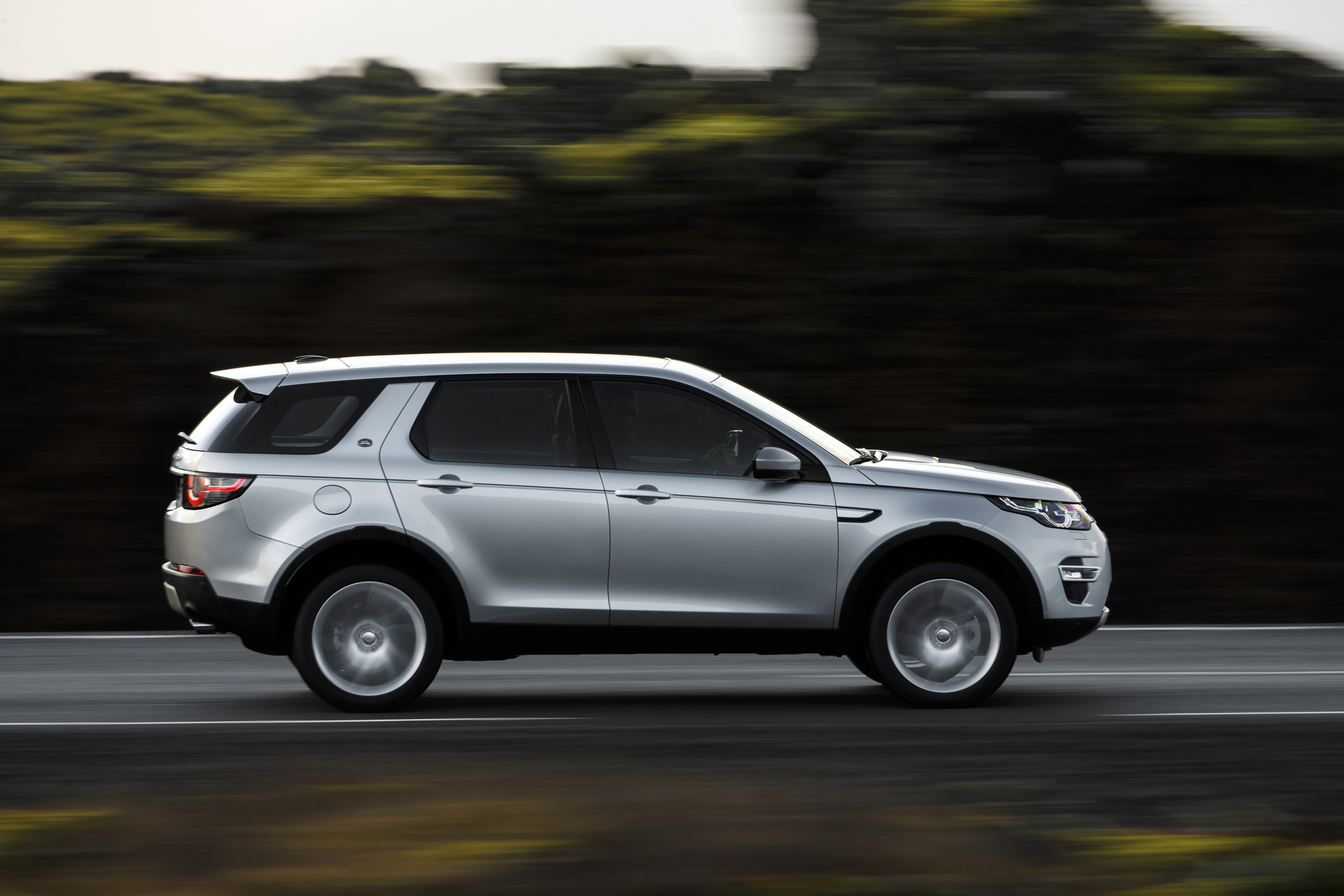 Land Rover Discovery Sport photo 49