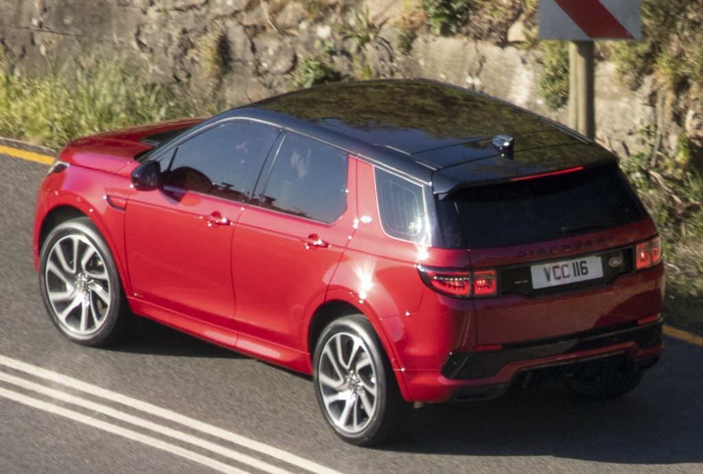 Land Rover Discovery Sport photo 11