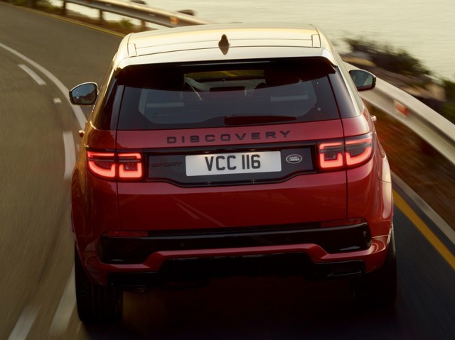 Land Rover Discovery Sport photo 24