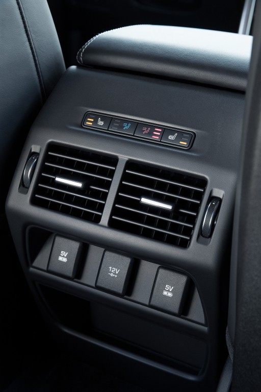 Land Rover Discovery Sport photo 37