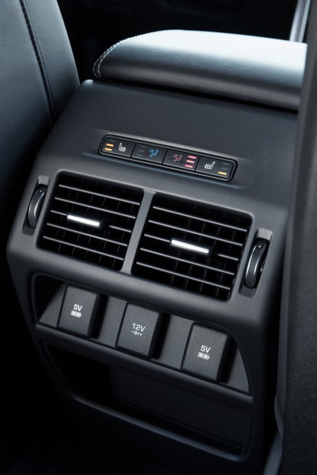 Land Rover Discovery Sport photo 37