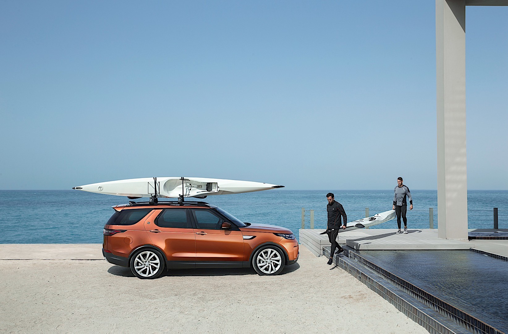 Land Rover Discovery photo 8