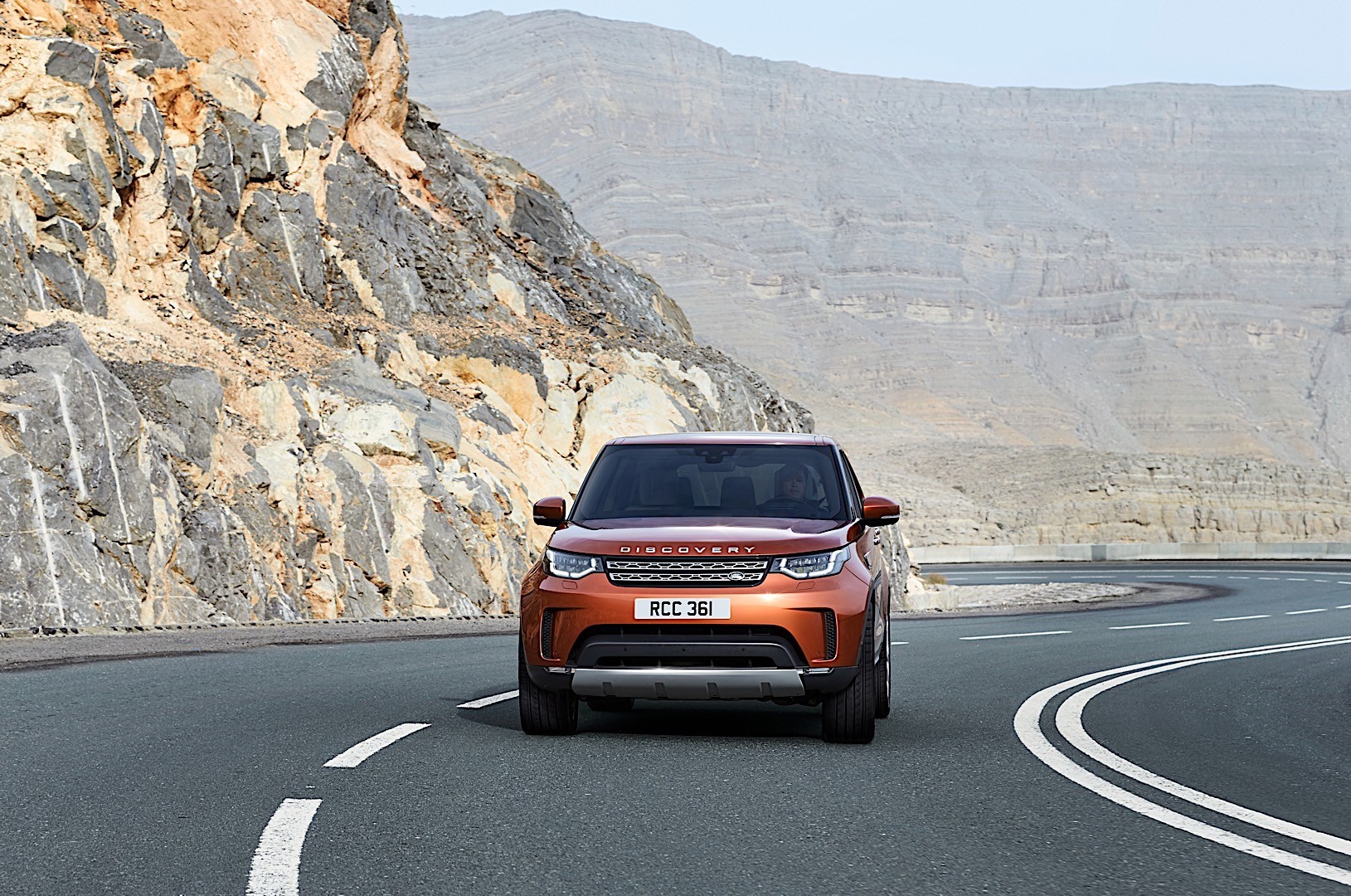 Land Rover Discovery photo 15