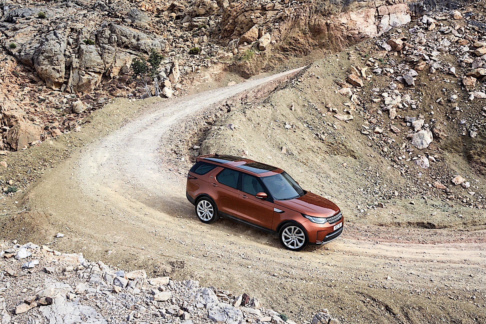 Land Rover Discovery photo 16