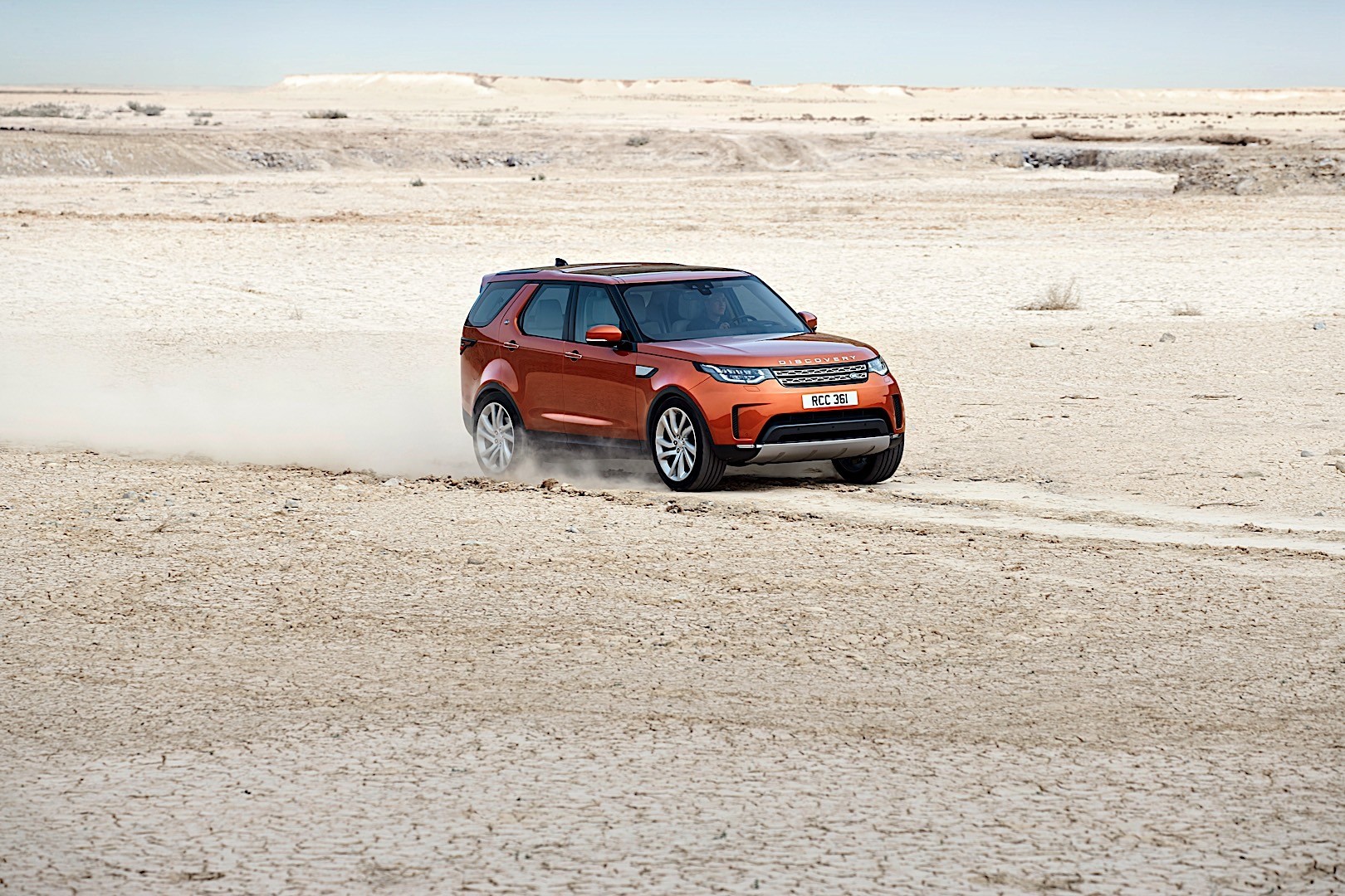 Land Rover Discovery photo 24