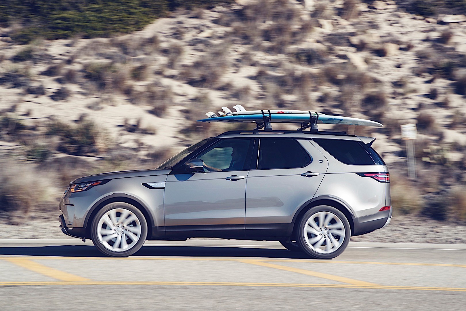 Land Rover Discovery photo 26