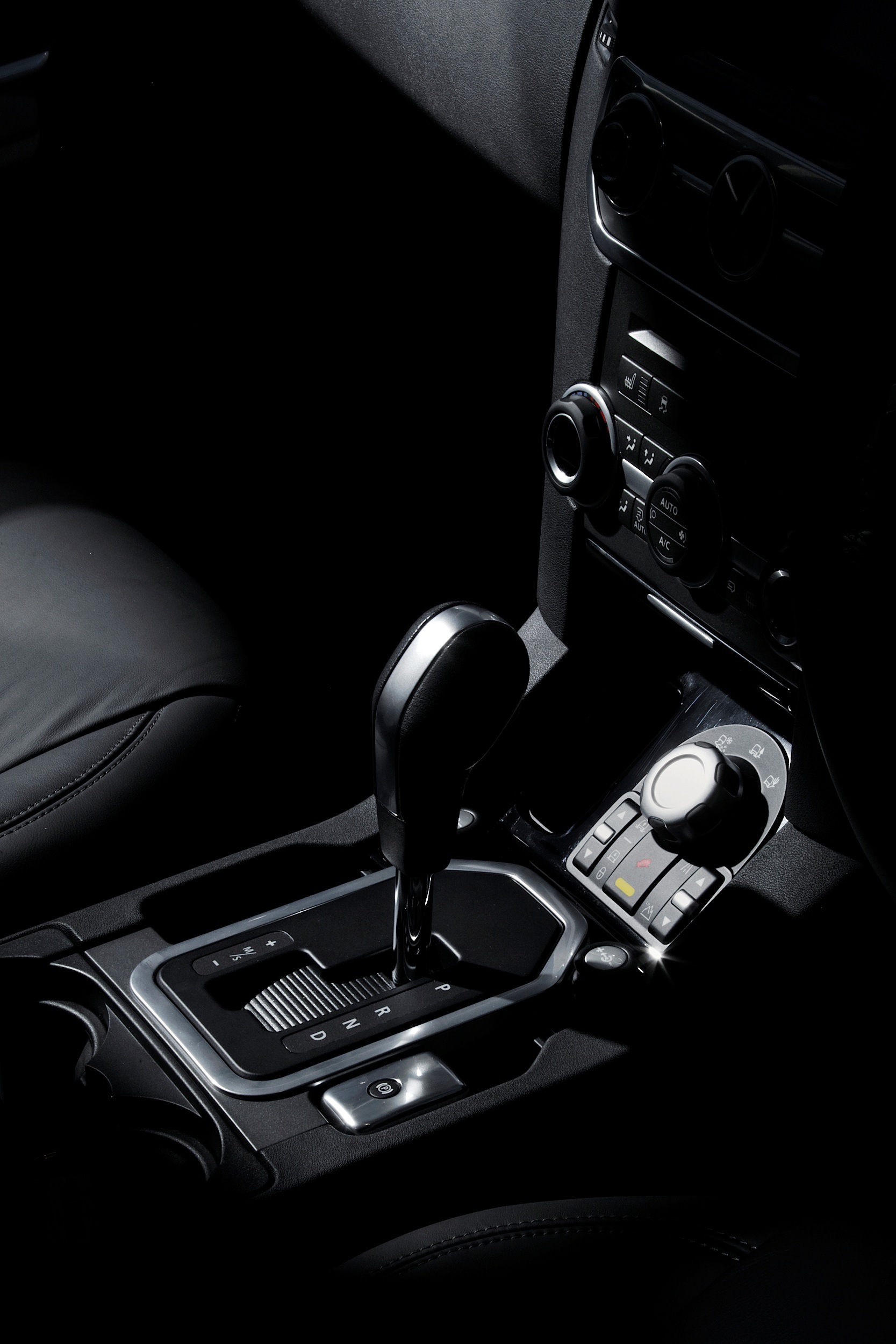 Land Rover Discovery photo 18