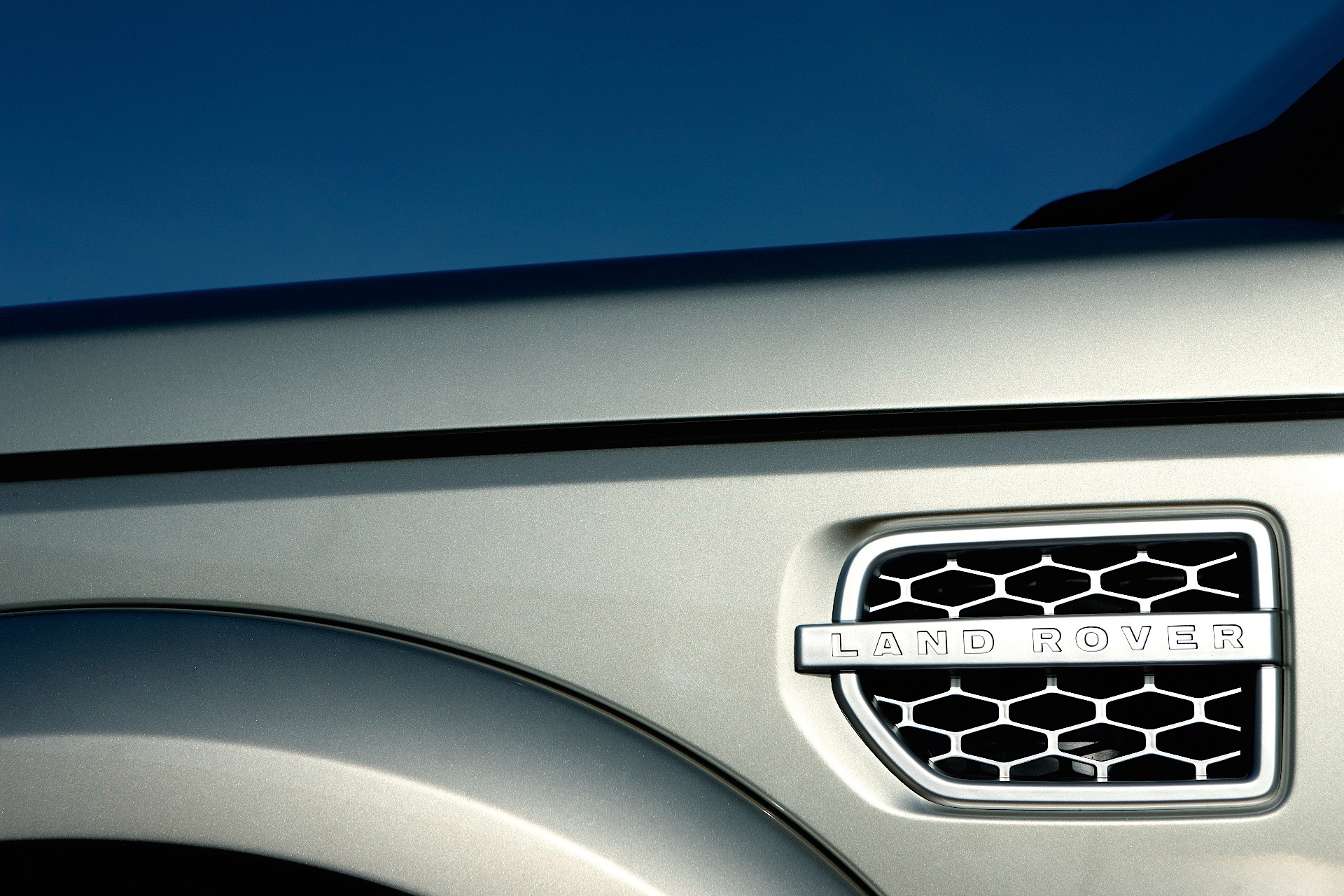 Land Rover Discovery photo 4